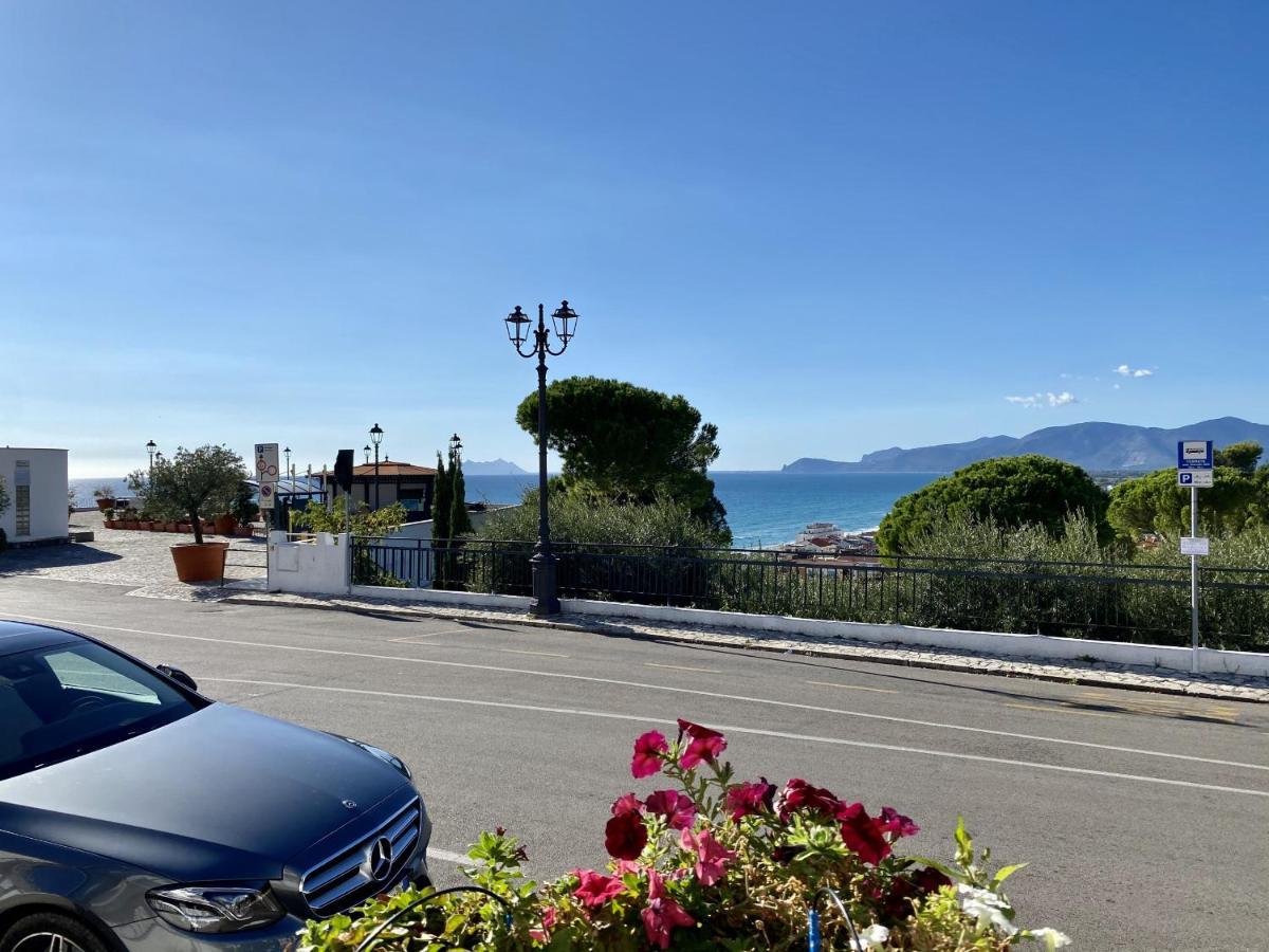 Holidaycasa Mike - Con Terrazzo Vista Mare Sperlonga Exterior photo