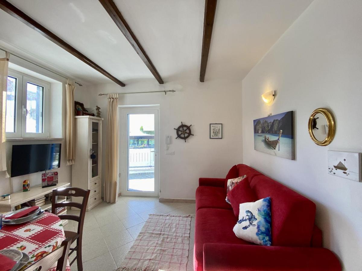 Holidaycasa Mike - Con Terrazzo Vista Mare Sperlonga Exterior photo